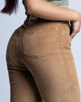 PANTALÓN PANA ESTILO MOM FIT 2125-18