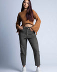 PANTALÓN PANA ESTILO MOM FIT 2125-57