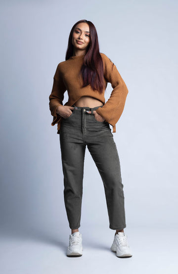 PANTALÓN PANA ESTILO MOM FIT 2125-57