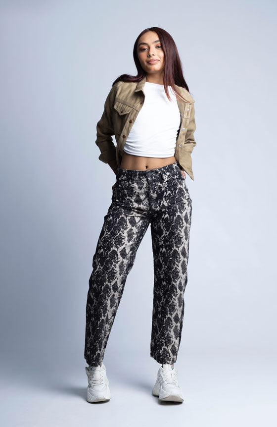 PANTALÓN ESTILO MOM FIT 2143-84