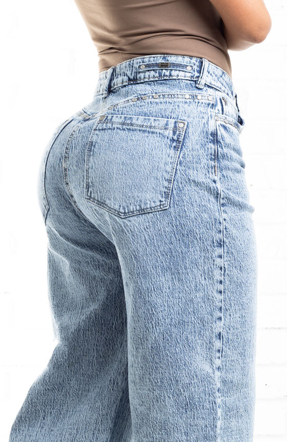 PANTALÓN ESTILO RECTO CON TACHES 1940-111